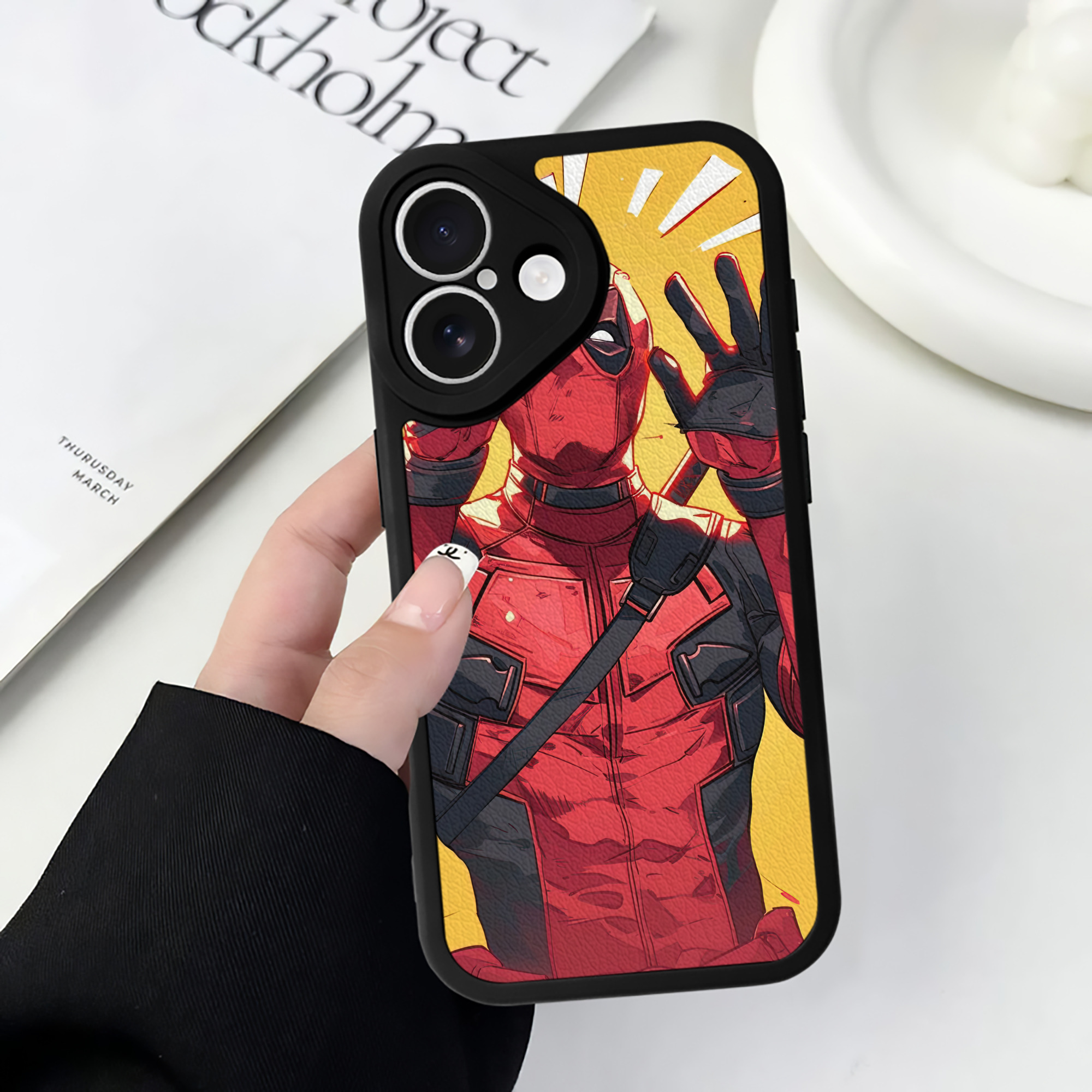 （画像用） Deadpool デッドプール 【iPhone 16シリーズ対応】シリコンスマホケース（レザー調） 材質：シリコン